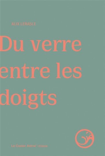 Du verre entre les doigts